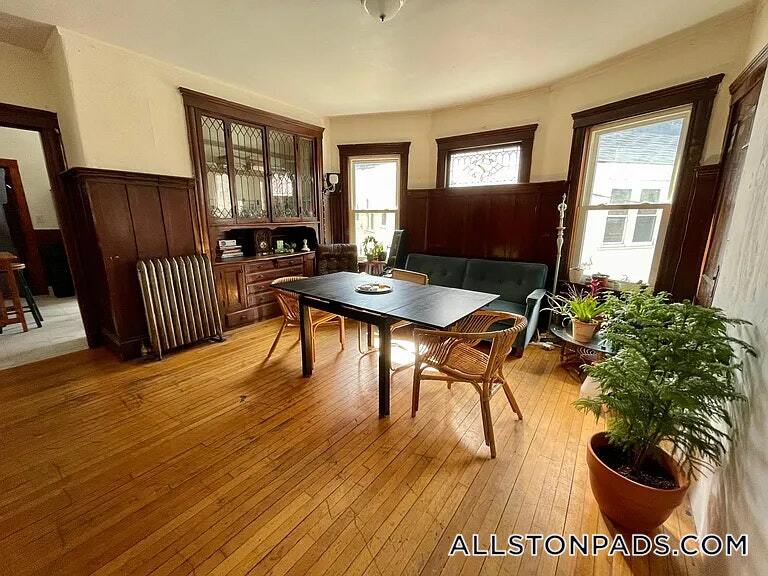 Building Photo - 84 Allston St