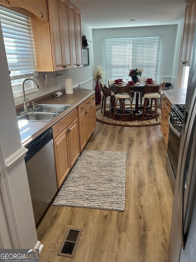 Building Photo - 638 Oberlochen Way