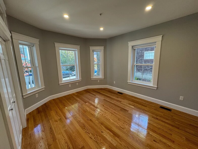 Building Photo - 86 Orchard St