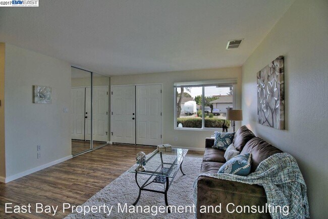 Building Photo - 4 br, 2 bath House - 4945 Windermere Dr.