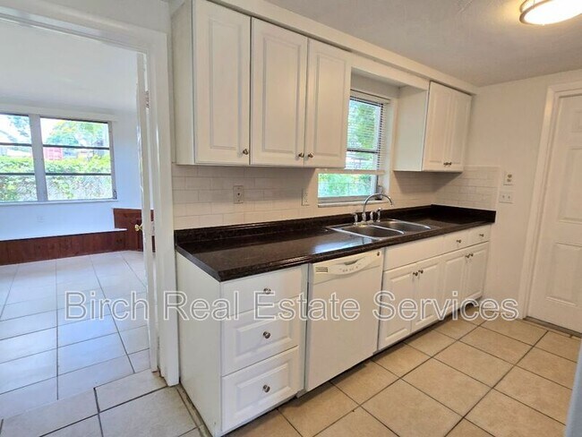 Building Photo - 4352 Shoreline Dr