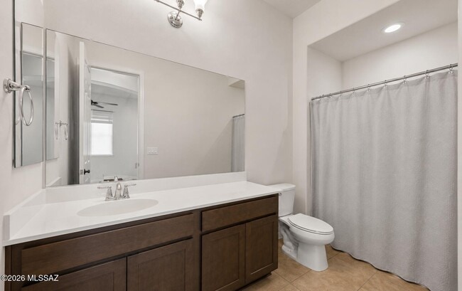 Building Photo - 719 E Danum Vly Dr