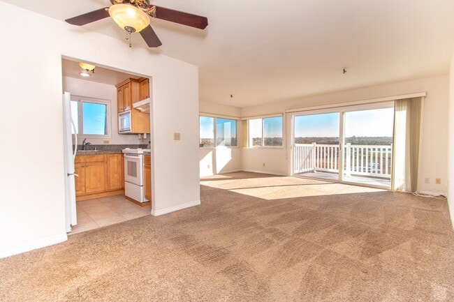 Building Photo - 4015 Crown Point Dr