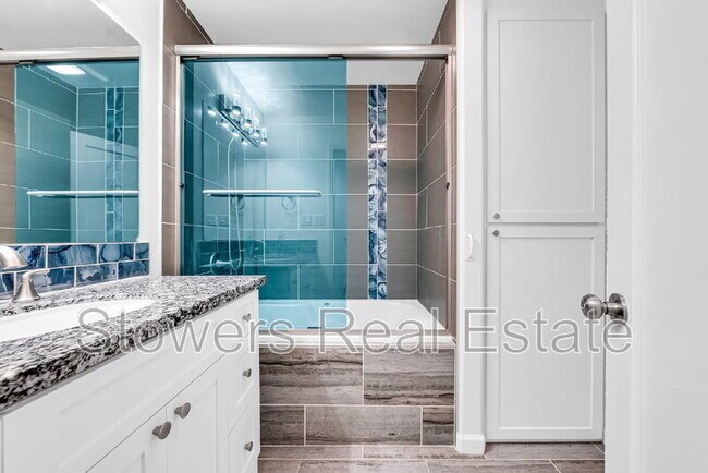 Building Photo - 8365 Lucania St