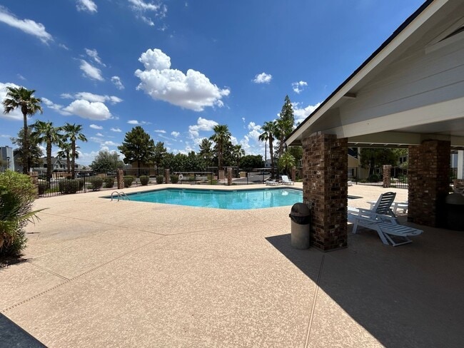 Building Photo - 9831 S 48th Way