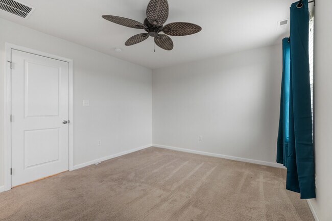 Building Photo - 130 Wye Oak Dr