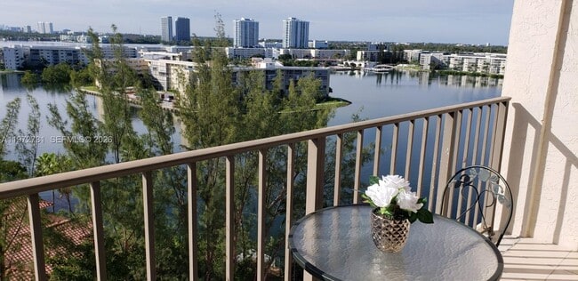 Building Photo - 18151 NE 31st Ct