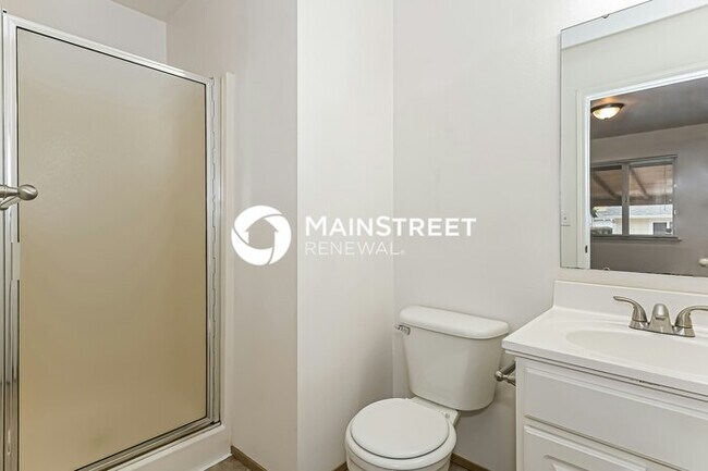 Building Photo - 3 Bedroom Pet-Friendly Home in PUYALLUP, WA with Main Street Renewal