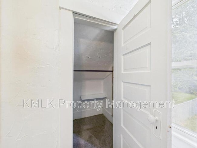 Building Photo - 529 Gage St