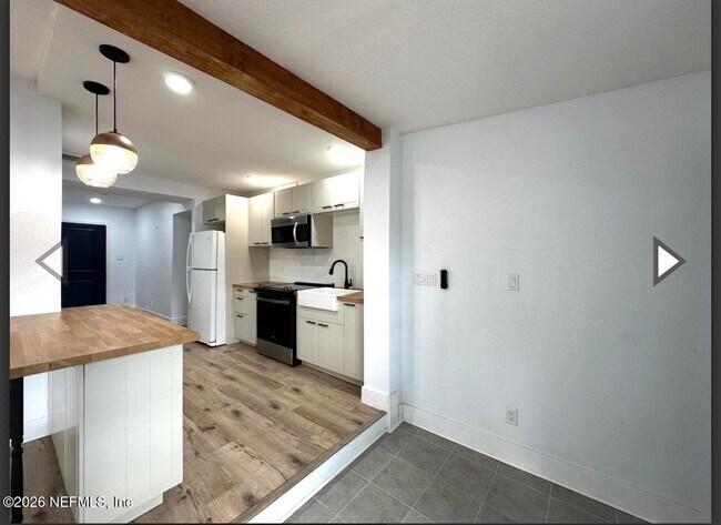 Building Photo - 8054 Graff Ln