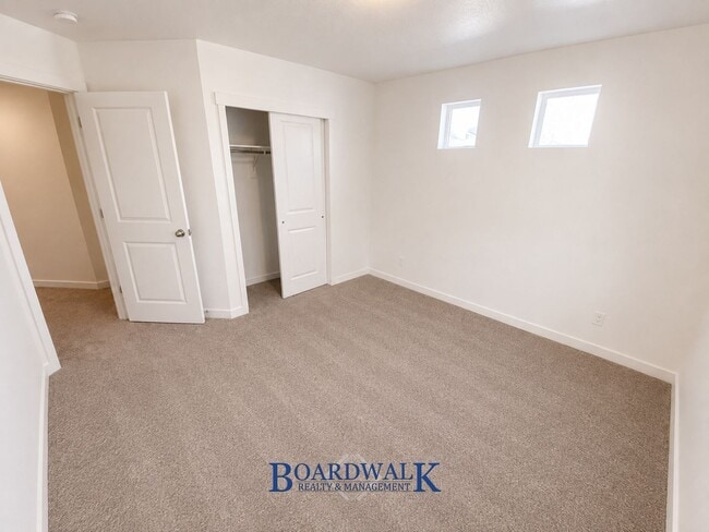 Building Photo - 5623 Coastal Ridge Ln