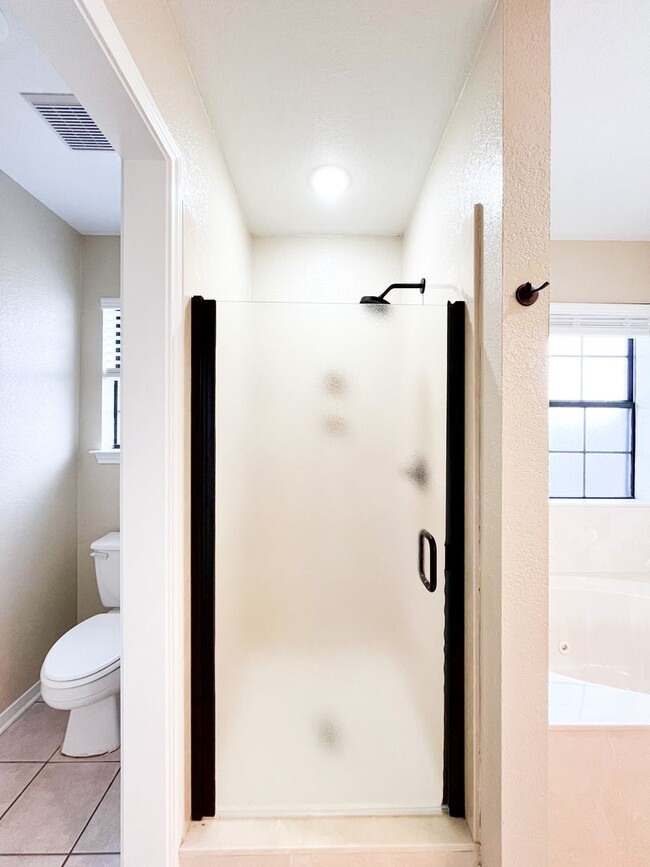 Building Photo - Available NOW!!!! You must see this is a Fabulous Home. 4 bedrooms, office, 2 bath, 2 car garage ...