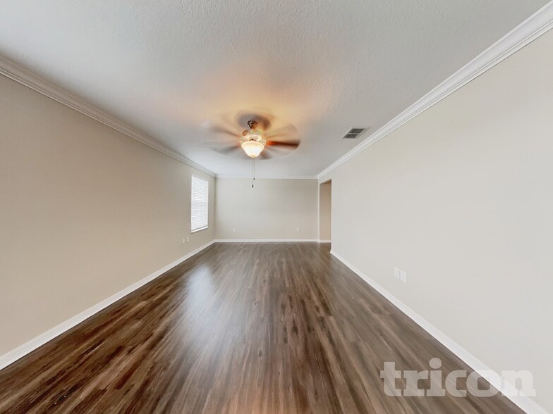 Building Photo - 13702 Lakemont Dr