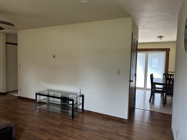 Building Photo - 2427 Mallard Dr