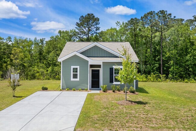 Building Photo - 450 Castillo Dr