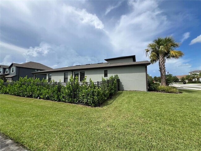 Building Photo - 4567 Tivoli Dr