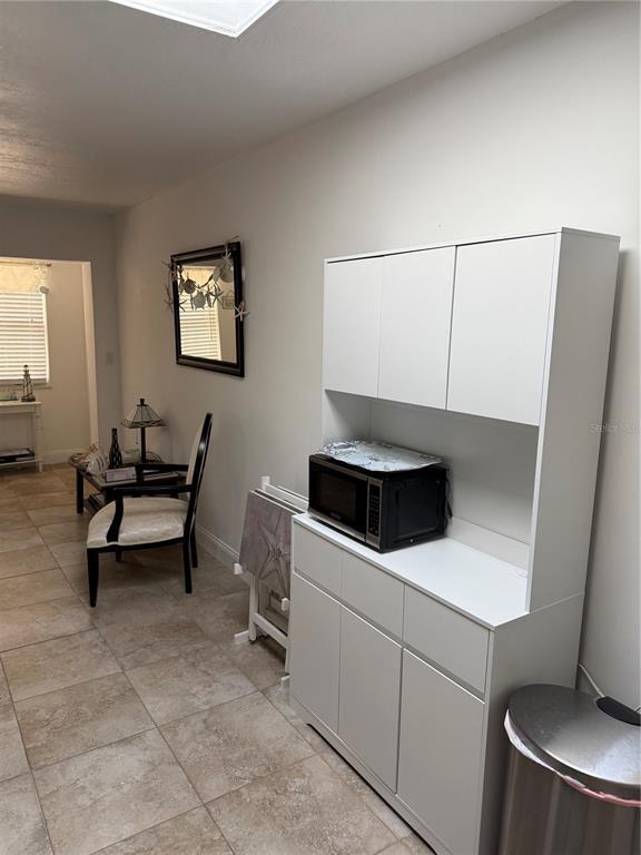 Building Photo - 3601 Saxon Dr