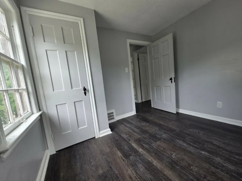 Building Photo - 2061 Staunton Rd