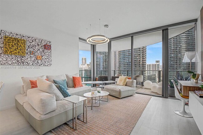 Building Photo - 1000 Brickell Plaza