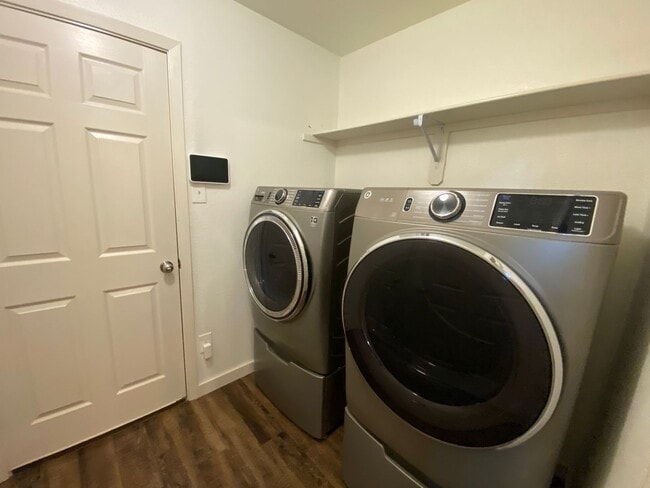 Building Photo - Beautiful Upgraded 3 Bedroom home in Brookland School District!