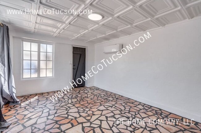 Building Photo - 940 E Florita St