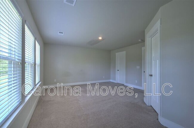 Building Photo - 251 Keaton Ct