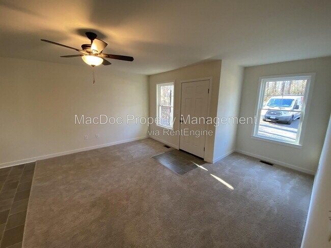 Building Photo - 170 Forest Grove Rd