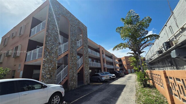 Primary Photo - 6800 W 16th Dr