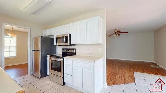 Building Photo - 1427 Lantana Ln NW