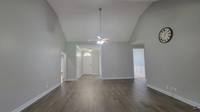 Building Photo - 203 Duke Ln