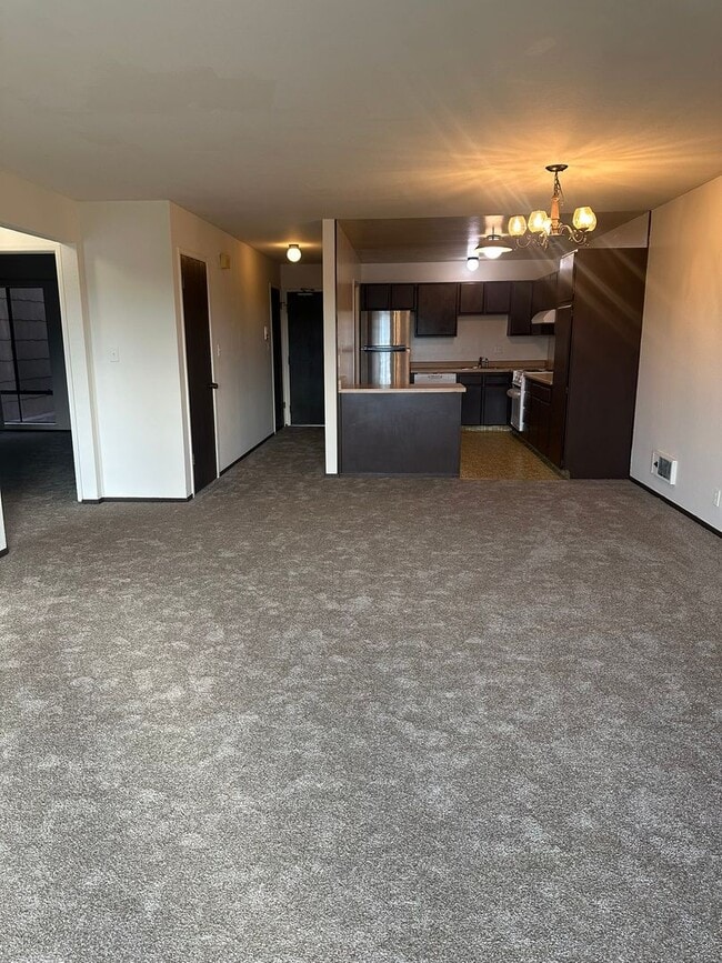 Building Photo - 273 S Parkview Ave