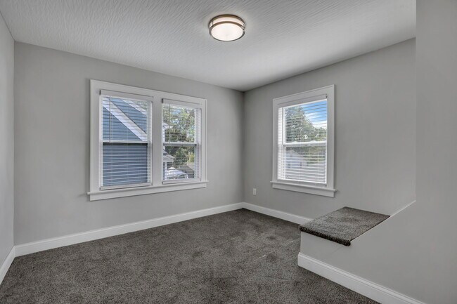 Building Photo - 1745 Sullivant Ave