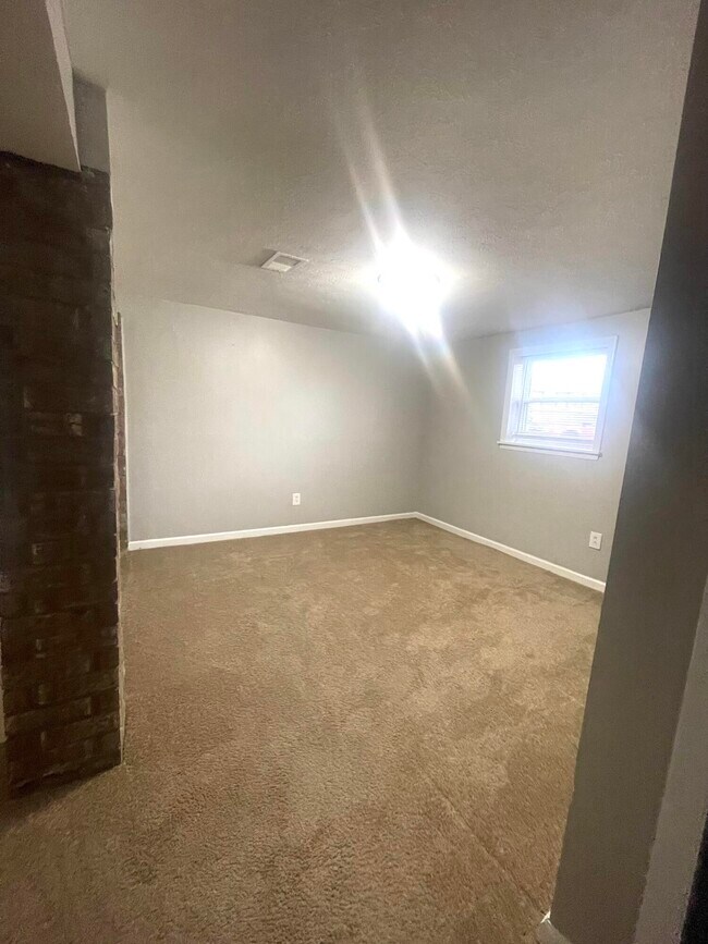 Building Photo - 3513 Sundart Dr