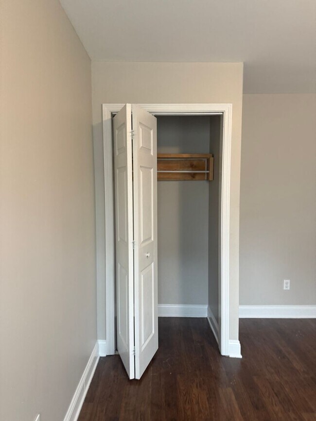 Building Photo - EXTREMELY SPACIOUS AND REMARKABLY REMODELED NORTHSIDE HOME- AVAIL MAY 1ST!