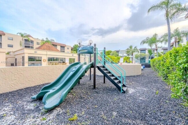 Building Photo - 10451 W Broward Blvd