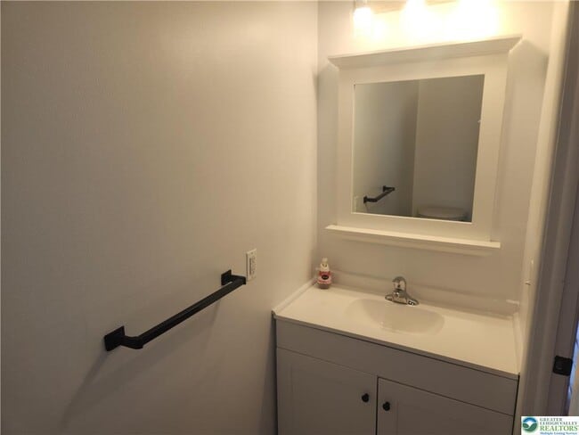 Building Photo - 2827 W 28th St