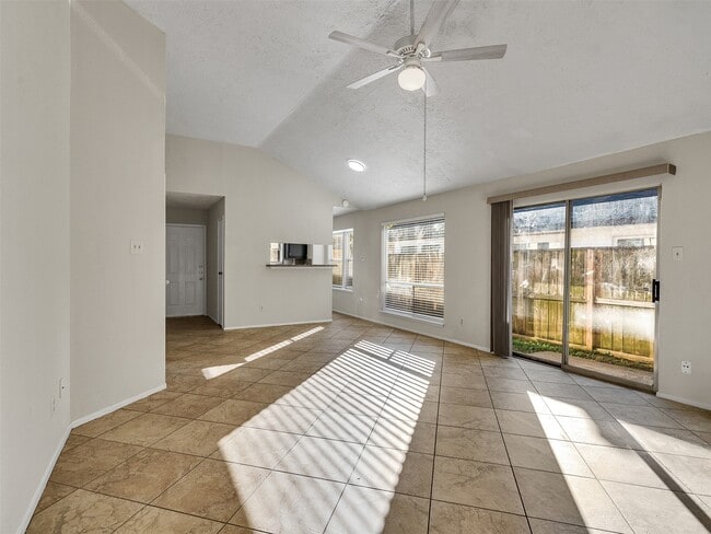 Building Photo - 22125 Diane Dr