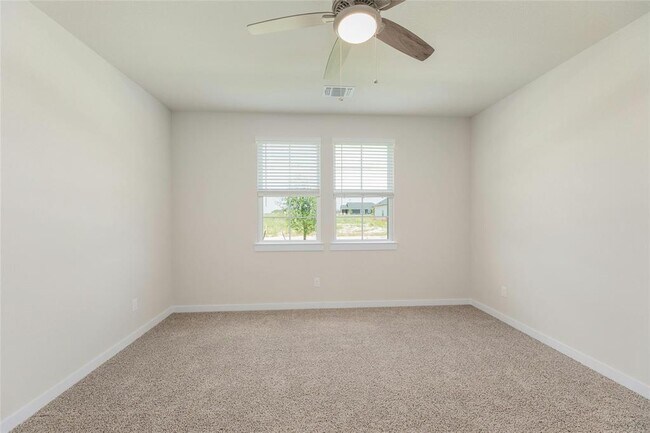 Building Photo - 512 Clearlake Dr