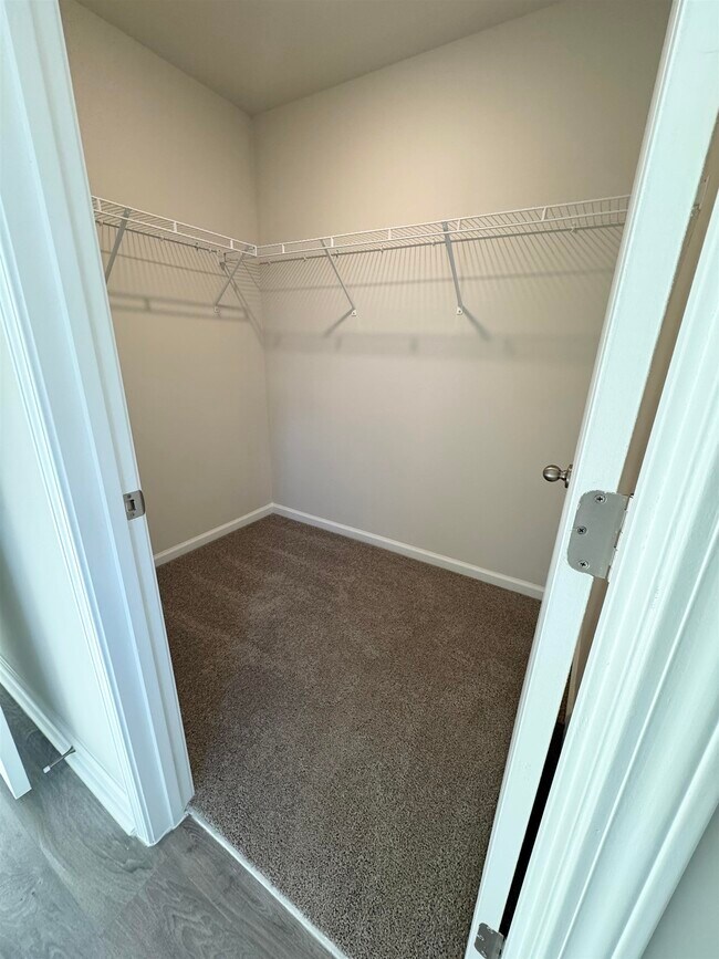 Building Photo - 141 Bud Dr