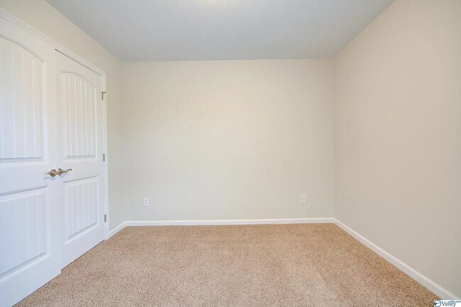 Building Photo - 103 Rainwood Dr SW