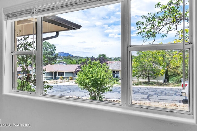 Building Photo - 821 Prescott Heights Dr