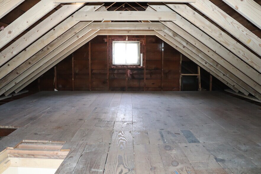 Attic - 2742 Wolcott St