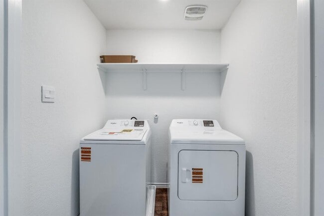 Building Photo - 5138 Blind Shot