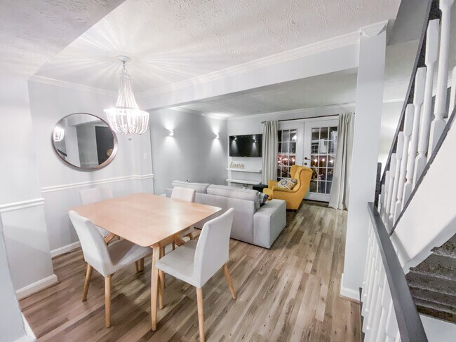 Building Photo - 13957 Palmer House Way