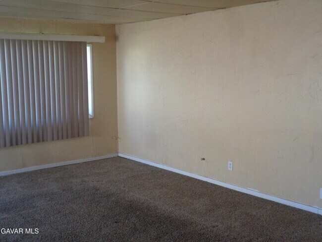 Building Photo - 15950 Lawrence Dr