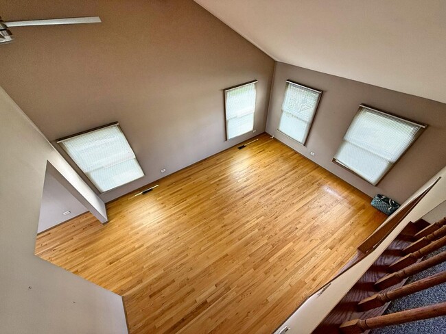 Building Photo - 1013 Pear Tree Ln
