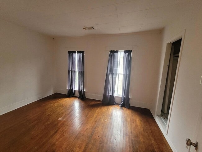 Building Photo - 407 Colville St