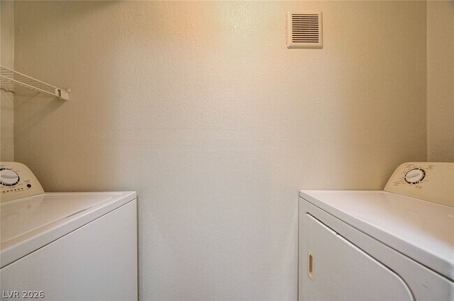 Building Photo - 8101 W Flamingo Rd