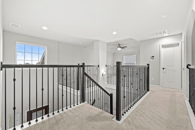Building Photo - 3506 Lake Bella Megan Dr