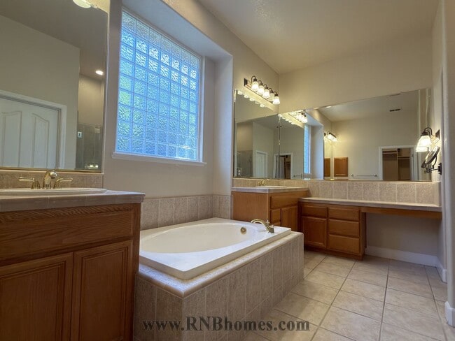 Building Photo - 121 Dunbarton Ct